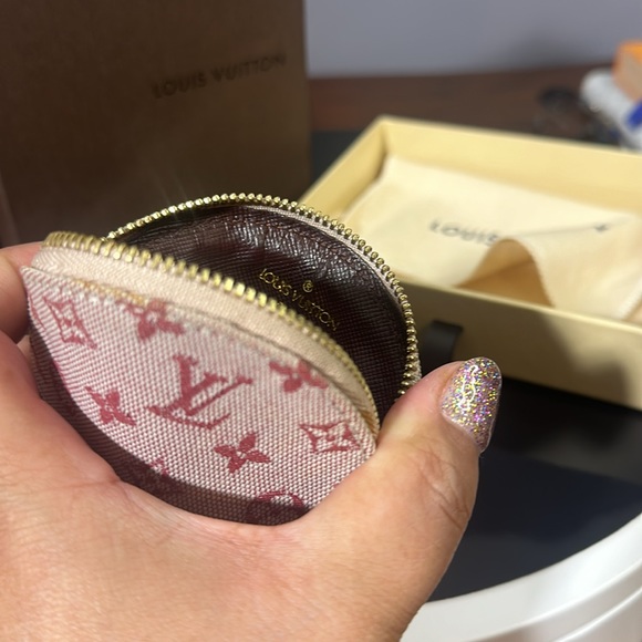 Louis Vuitton Monogram Mini Lin coin case in EUC - Picture 16 of 17